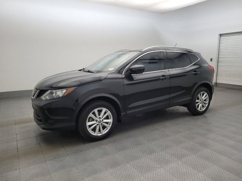 Used 2019 Nissan Rogue Sport SV FWD image 2