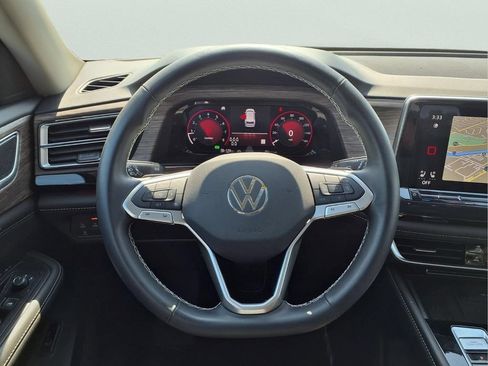 Used 2025 Volkswagen Atlas SEL AWD/4WD image 17