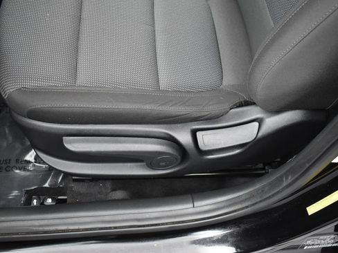 Used 2022 Hyundai Accent SE image 12