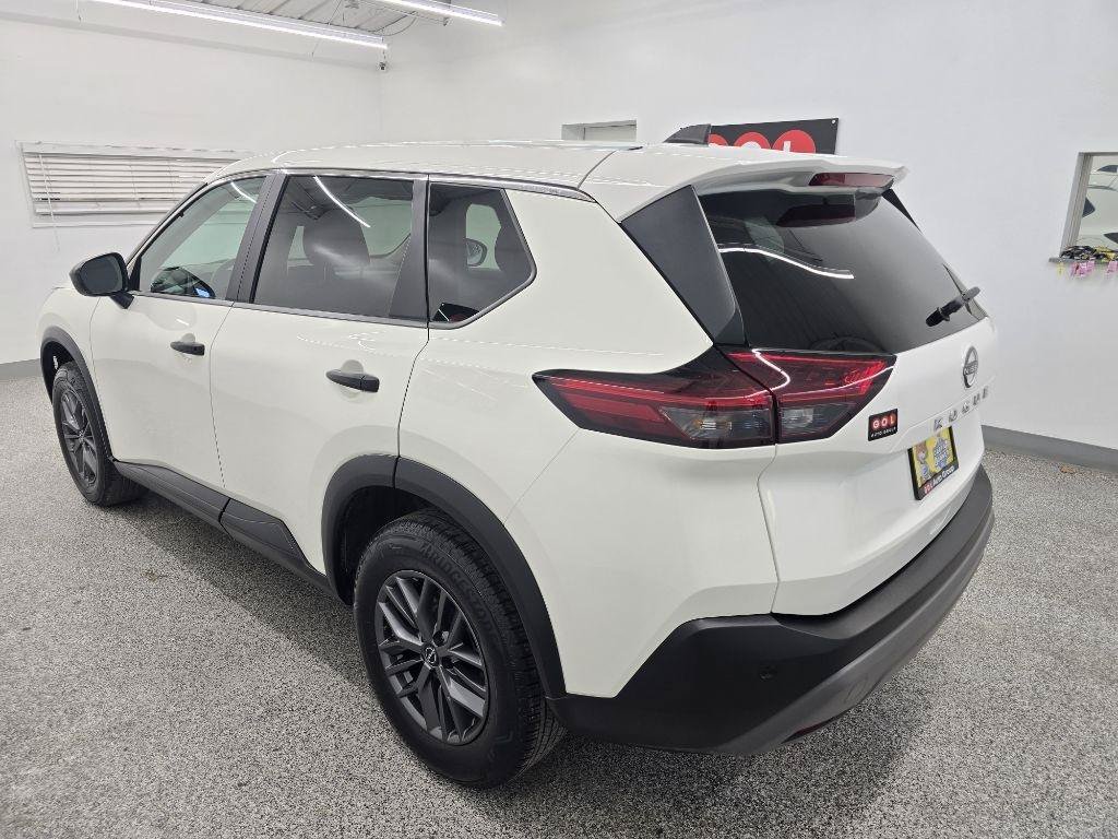 Used 2023 Nissan Rogue S FWD image 5