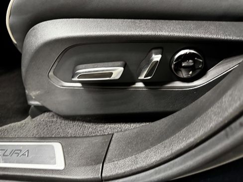 Used 2025 Acura RDX SH-AWD w/ Advance Package image 29