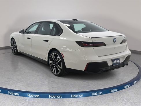 Used 2023 BMW i7 xDrive60 w/ Parking Assistance Package image 8