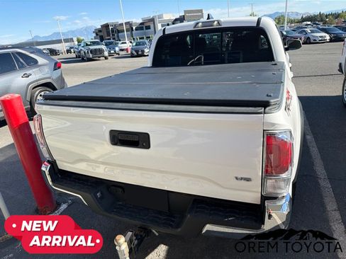 Used 2023 Toyota Tacoma TRD Off-Road AWD/4WD image 4