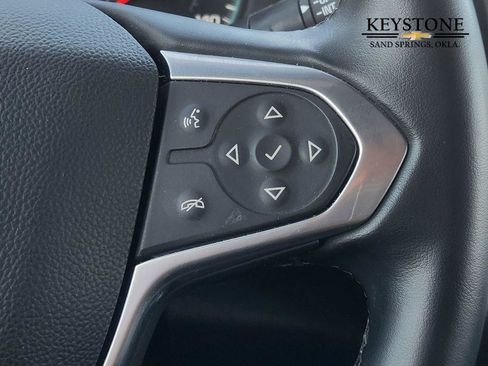 Used 2023 Chevrolet Traverse LT image 29