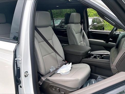 New 2026 Chevrolet Suburban Z71 w/ Z71 Off-Road Package AWD/4WD image 26