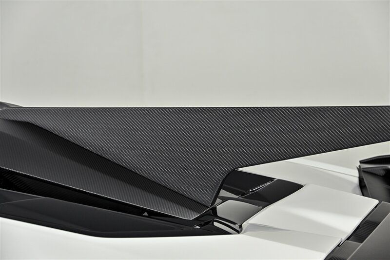 Used 2024 Lamborghini Revuelto AWD/4WD image 30