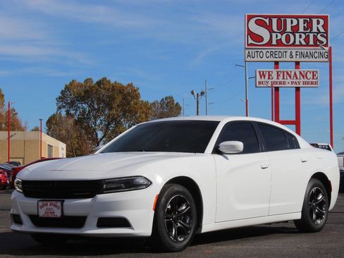 Used 2019 Dodge Charger SXT image 7