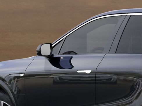 Certified 2025 Cadillac Lyriq Luxury image 13