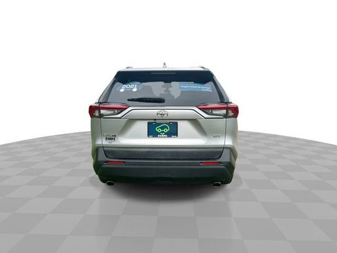 Used 2021 Toyota RAV4 XLE Premium FWD image 8