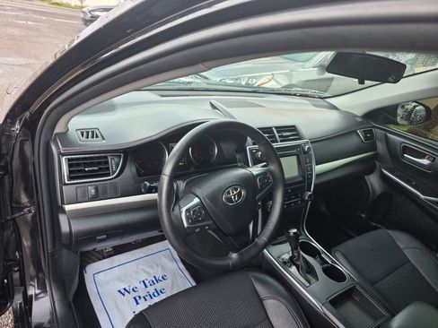 Used 2016 Toyota Camry SE image 11