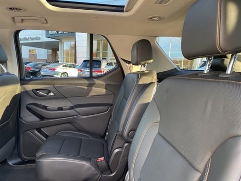 Used 2019 Chevrolet Traverse Premier image 17