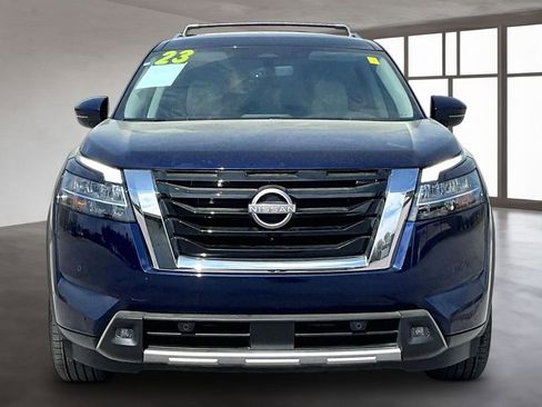 Used 2023 Nissan Pathfinder SL AWD/4WD image 2