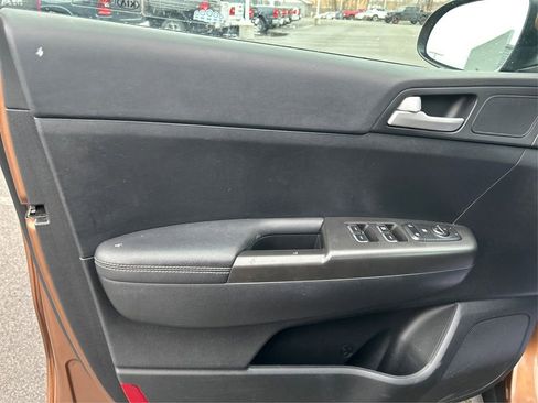 Used 2018 Kia Sportage LX w/ LX Popular Package image 20