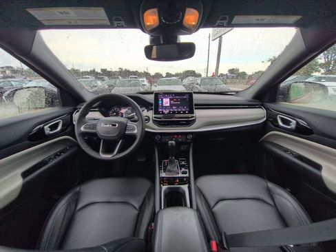 Used 2025 Jeep Compass Limited AWD/4WD image 25