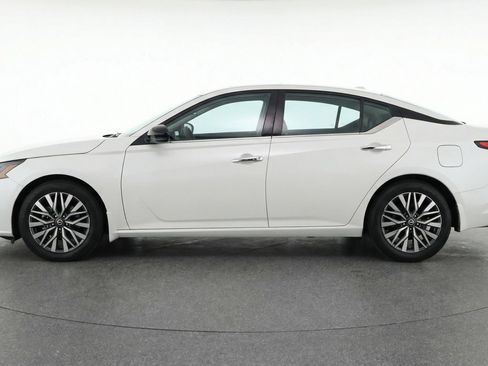 Used 2025 Nissan Altima 2.5 SV image 5