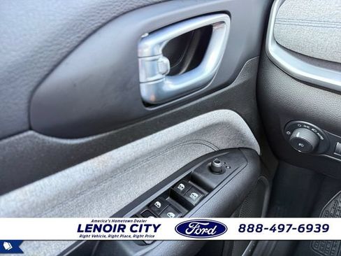 Used 2024 Jeep Compass Latitude AWD/4WD image 18