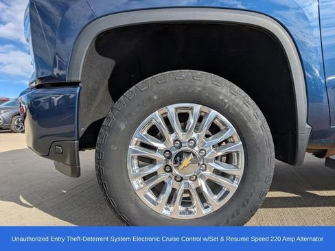 Used 2022 Chevrolet Silverado 2500 High Country w/ Z71 Off-Road Package image 11