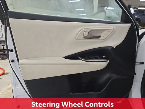 Certified 2025 Toyota Crown Limited image 30