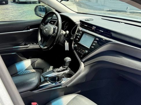Used 2018 Toyota Camry SE image 25