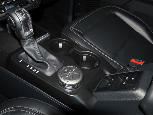 Used 2025 Ford Bronco Outer Banks image 14