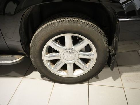 Used 2012 GMC Yukon XL Denali image 11