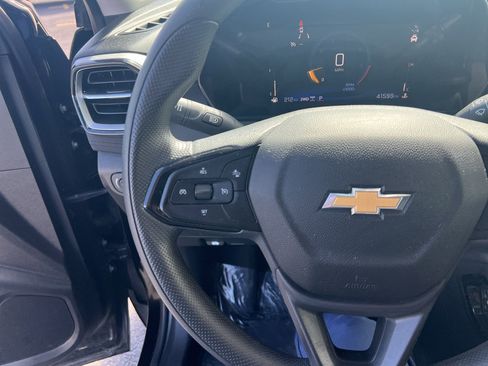 Used 2025 Chevrolet TrailBlazer LT AWD/4WD image 13