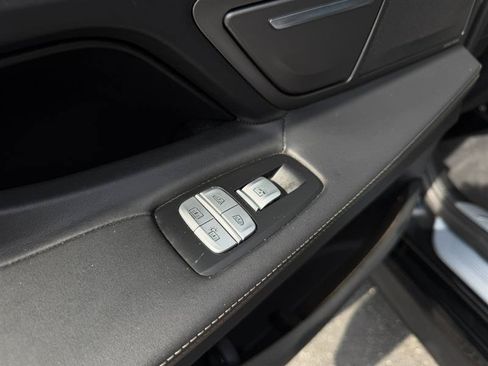 Used 2018 BMW 750i RWD image 34