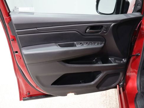 Used 2025 Honda Odyssey Sport-L image 13