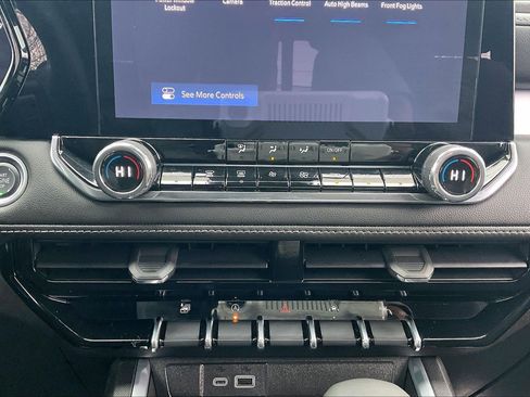 Used 2024 Chevrolet Colorado LT w/ LT Convenience Package image 37