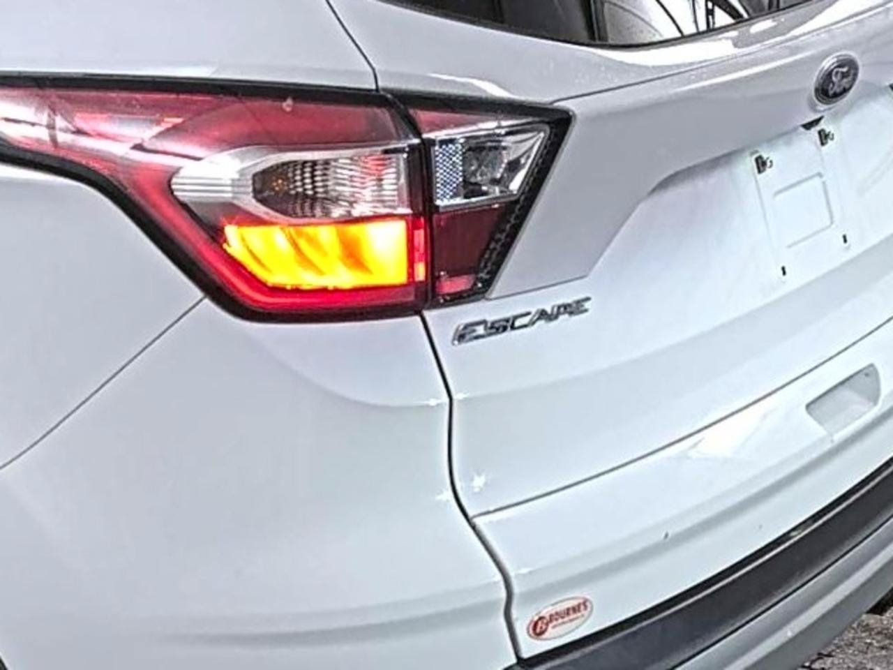 Used 2017 Ford Escape SE AWD/4WD image 10