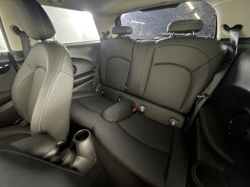 Used 2024 MINI Cooper 2-Door Hardtop image 15