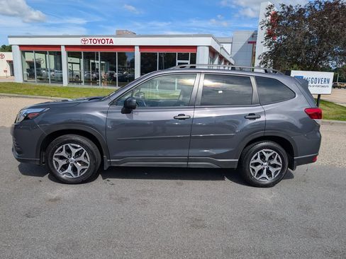 Used 2023 Subaru Forester Premium AWD/4WD image 2