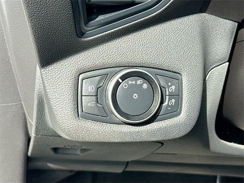 Used 2019 Ford Escape SE image 10