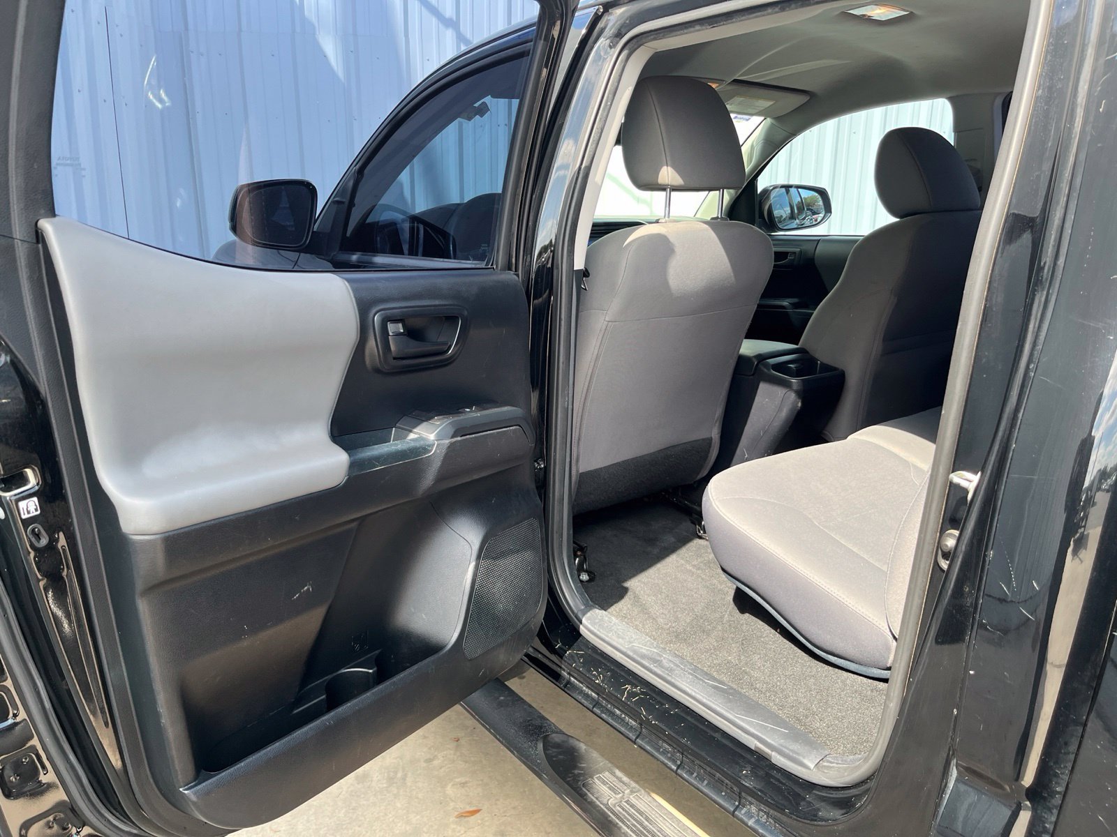 Used 2017 Toyota Tacoma SR w/ SR Convenience Package RWD image 12