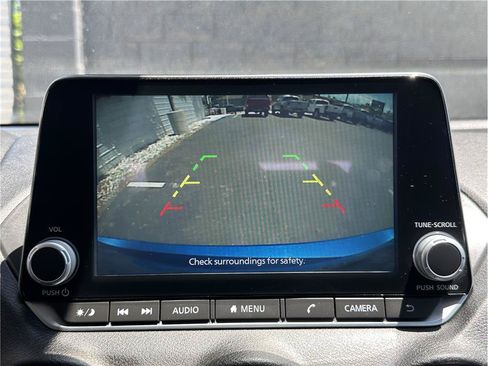 Used 2025 Nissan Sentra SR FWD image 24