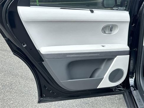 Used 2024 Hyundai Ioniq 5 Limited image 29