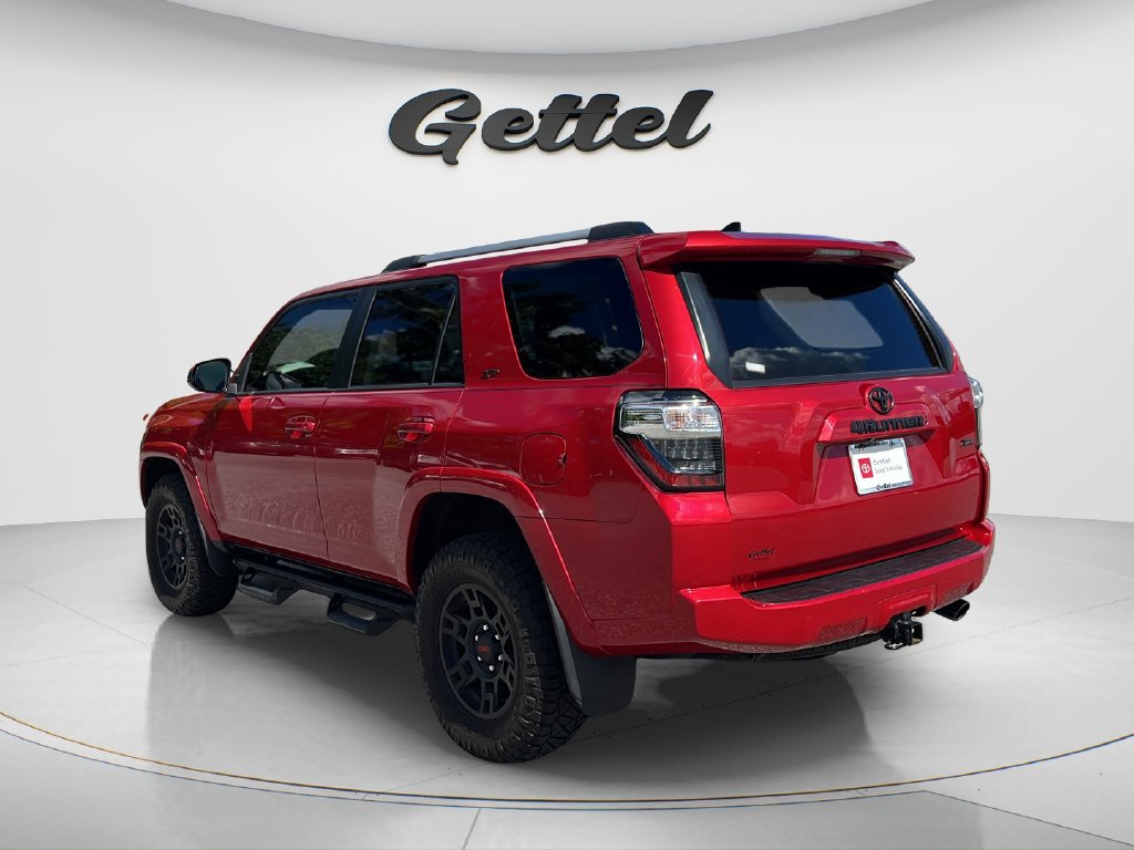 Used 2024 Toyota 4Runner SR5 AWD/4WD image 7