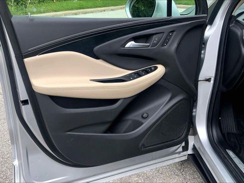 Used 2018 Buick Envision Essence AWD/4WD image 25