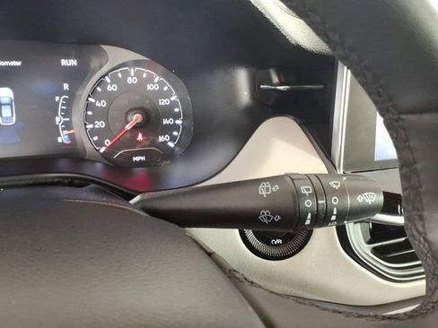 Used 2023 Jeep Compass Limited image 23