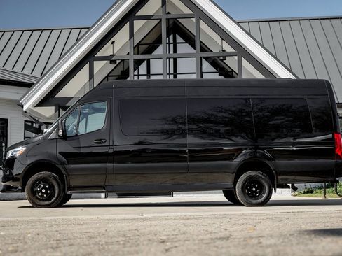 Used 2022 Mercedes-Benz Sprinter 3500 image 3