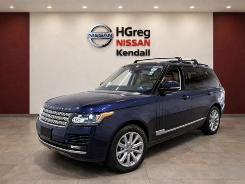 Used 2017 Land Rover Range Rover HSE image 3