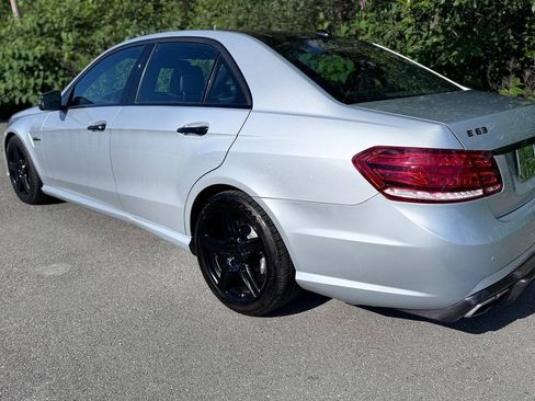 Used 2010 Mercedes-Benz E 63 AMG Sedan image 13