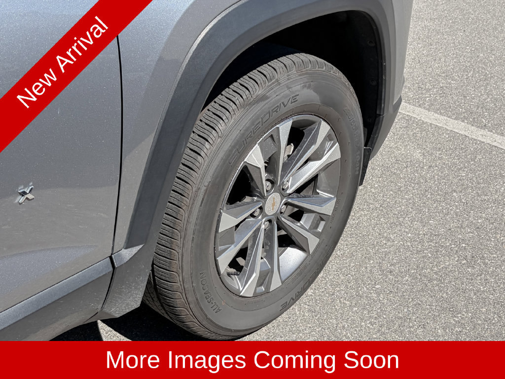 Used 2025 Chevrolet Equinox LT w/ Convenience Package II FWD image 9