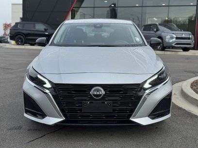 Used 2024 Nissan Altima 2.5 SV