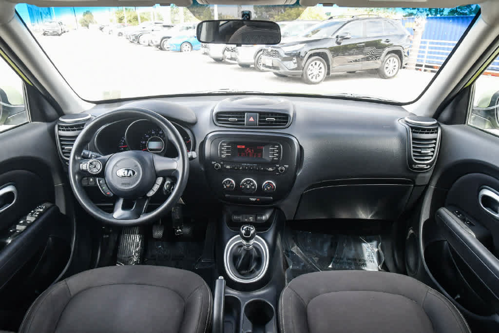 Used 2015 Kia Soul FWD image 14