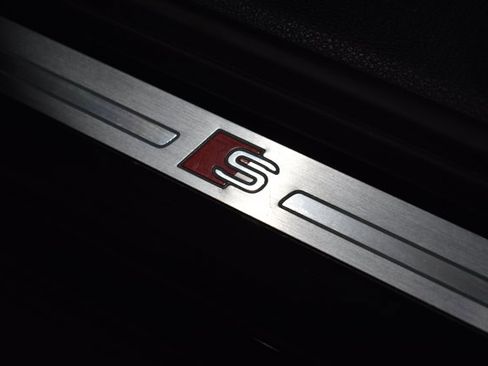 Used 2022 Audi Q3 2.0T Premium Plus w/ Premium Plus Package image 33