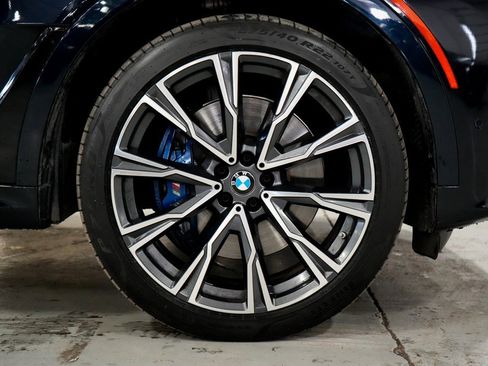 Used 2022 BMW X7 M50i w/ Dynamic Handling Package image 29