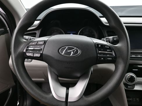 Used 2019 Hyundai Elantra SEL image 13