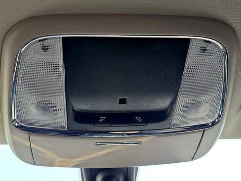 Used 2023 Chrysler 300 Touring w/ Sport Appearance Package image 32