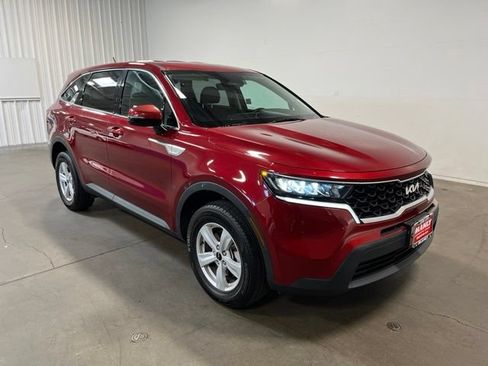 Used 2022 Kia Sorento LX AWD/4WD image 1